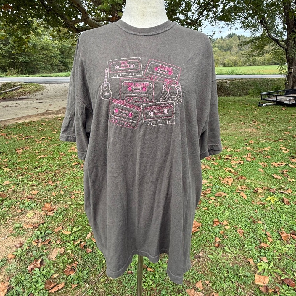 The White Stitch Dolly Parton Cassette Tape Graphic T-Shirt Gray XXL 70s Country